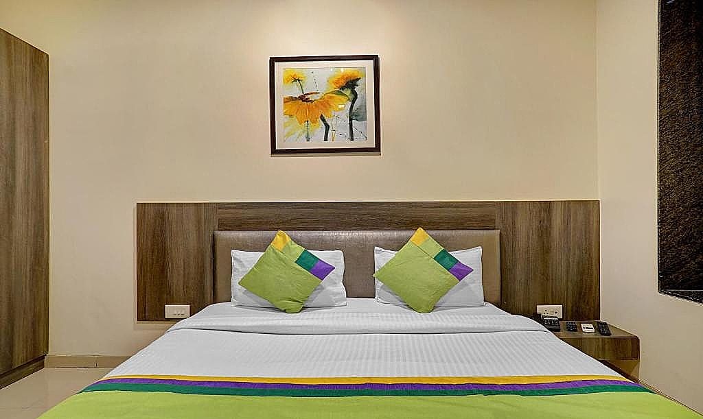 Treebo Bhagyashree Executive Deluxe Double Room 4