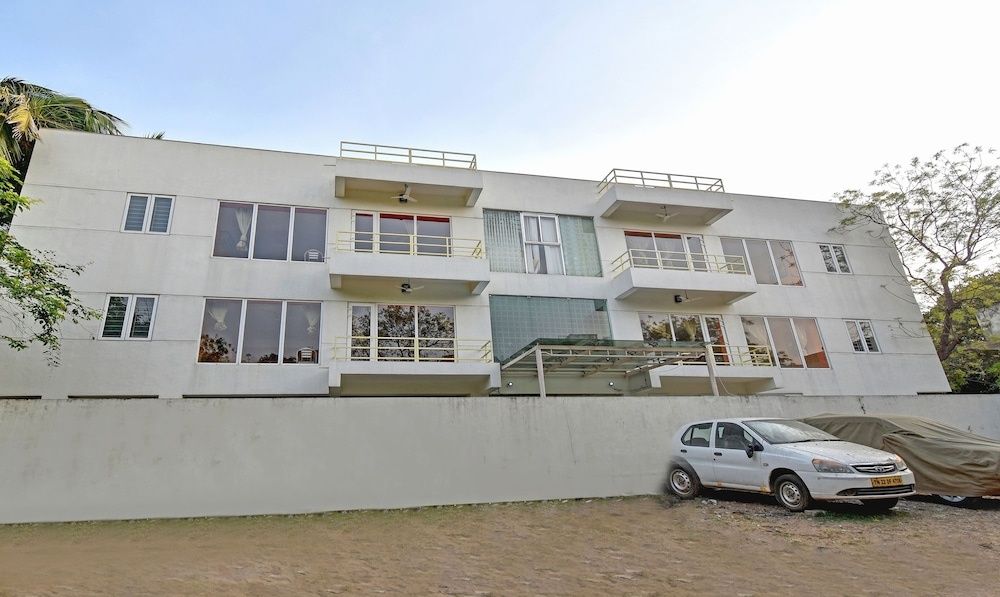 Treebo Vapr Guindy Ekkatuthangal