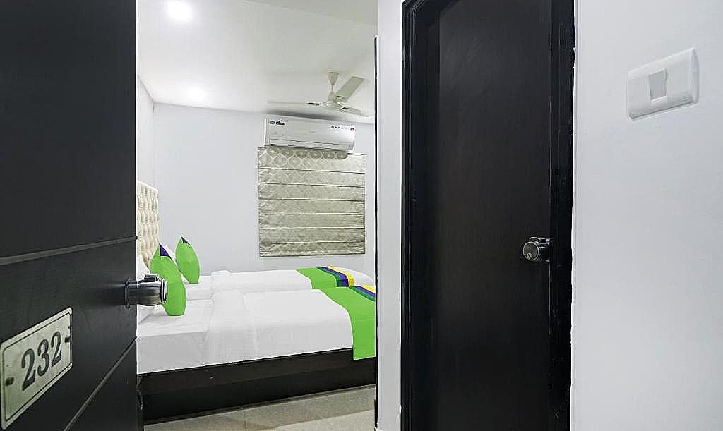 Treebo Kruthika Residency Deluxe Double Room 3