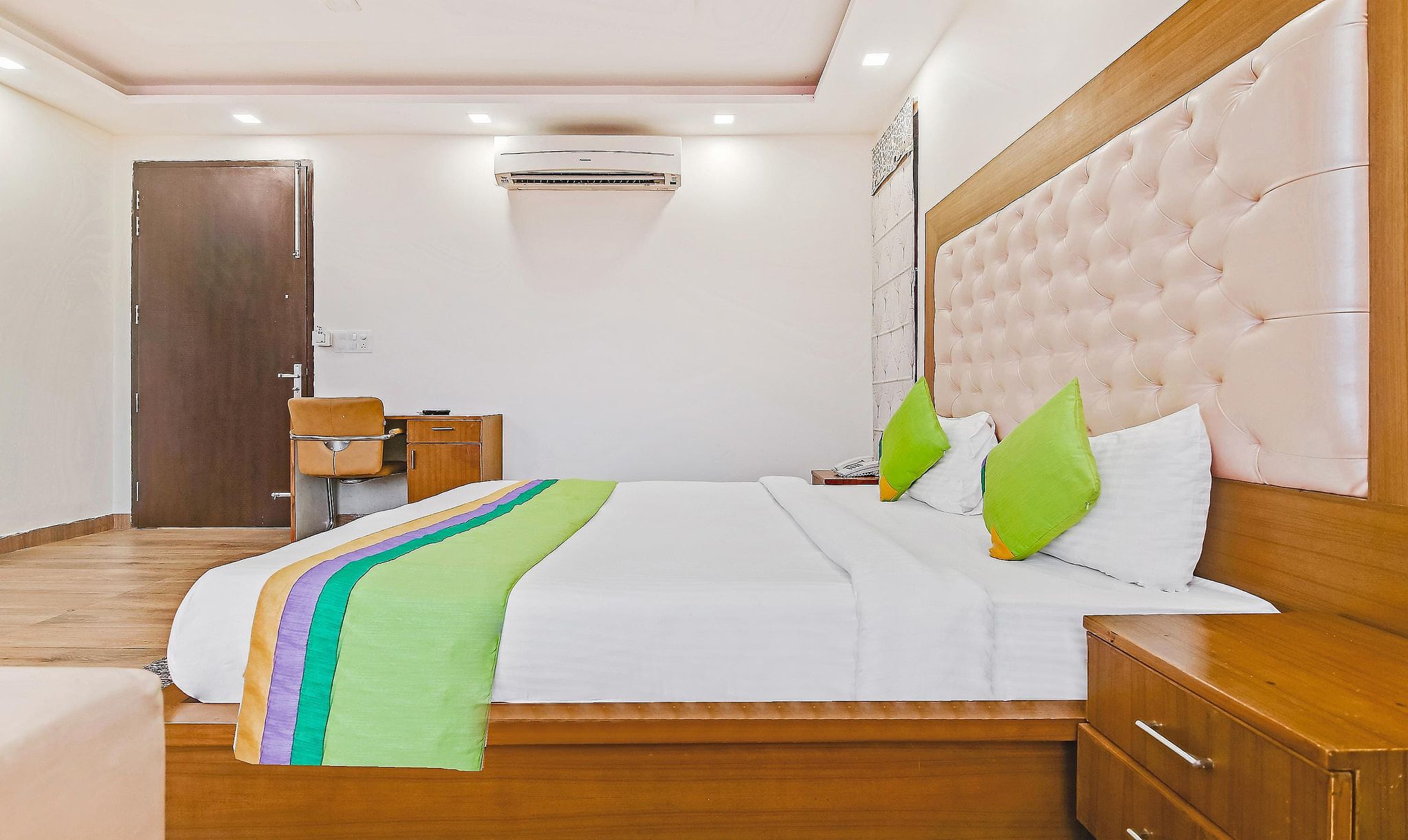 Treebo Trend Amexx Residency Sector 27 Standard Double Room