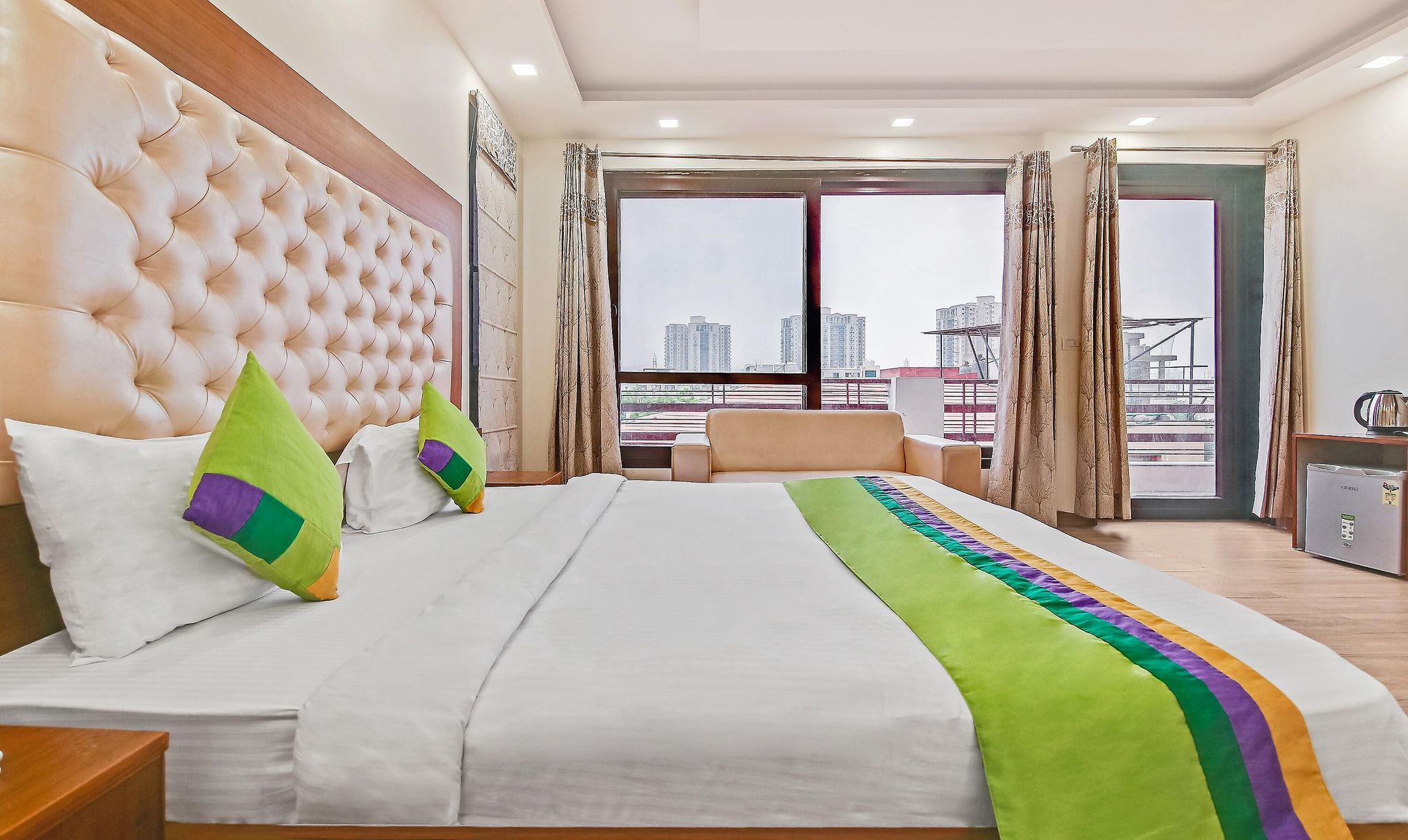 Treebo Trend Amexx Residency Sector 27 Deluxe Double Room 2