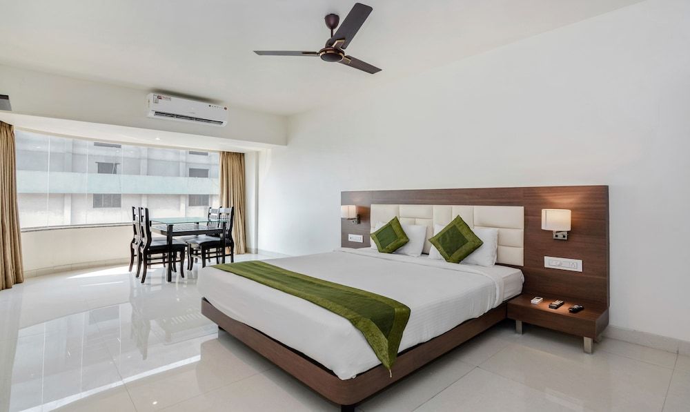 Treebo Trend Staycation Holiday Premium Room, 1 Queen Bed, Non Smoking