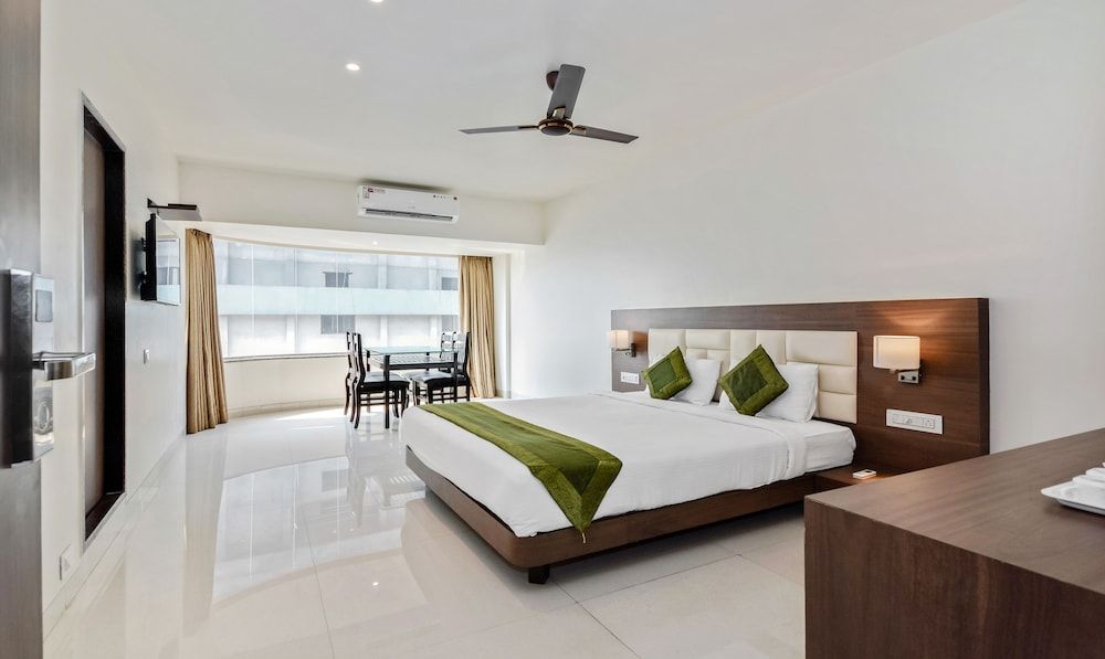 Treebo Trend Staycation Holiday Premium Room, 1 Queen Bed, Non Smoking 8