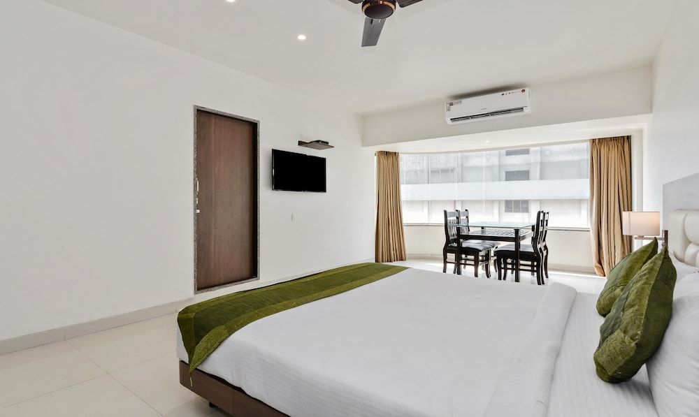 Treebo Trend Staycation Holiday Premium Room, 1 Queen Bed, Non Smoking 6