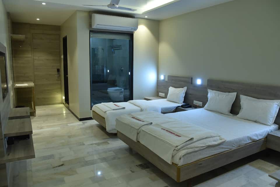 Three_Bed_Room