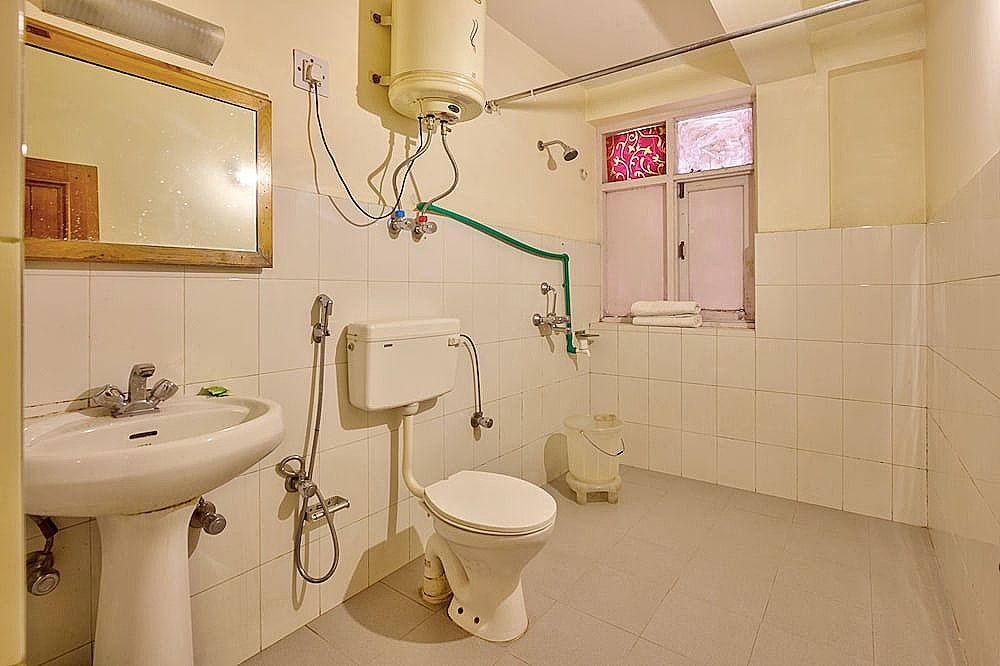 Hotel Monarch Residency Manali Club Room 9