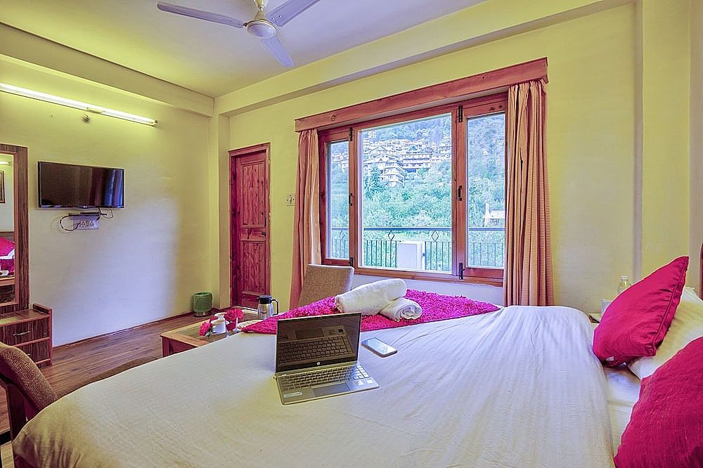 Hotel Monarch Residency Manali Club Room 5