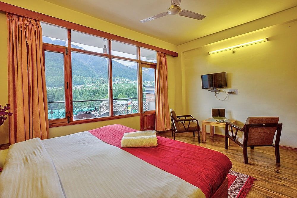 Hotel Monarch Residency Manali Club Room 4