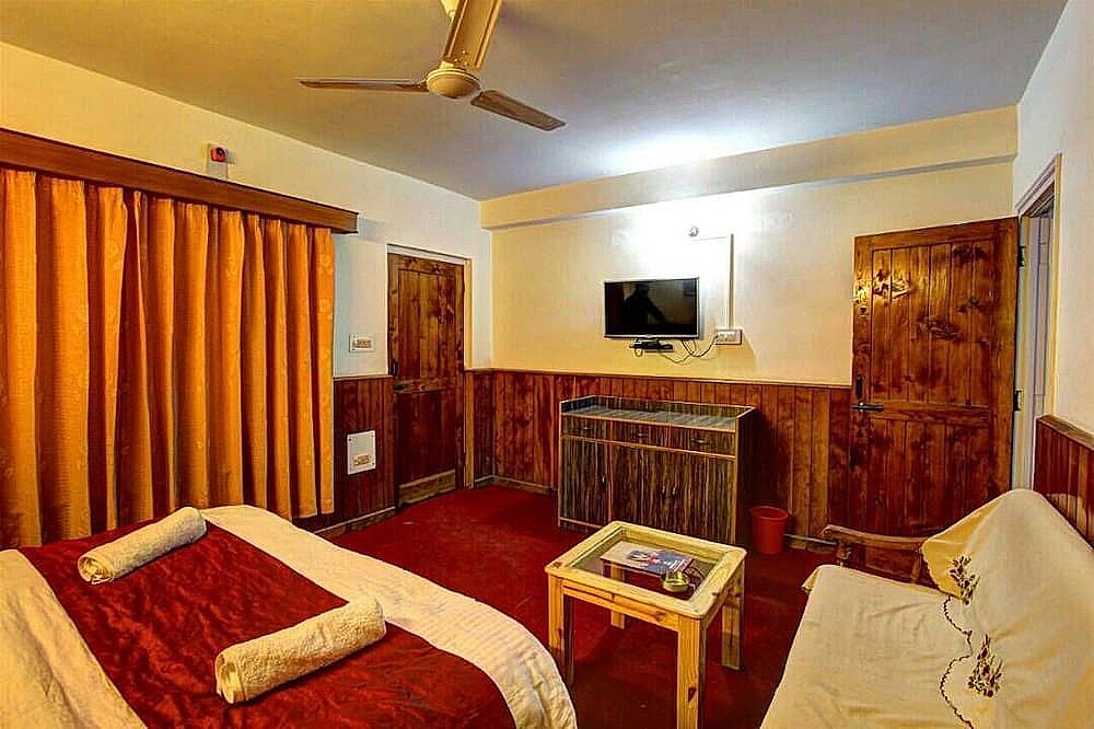 Hotel Monarch Residency Manali Club Room 6