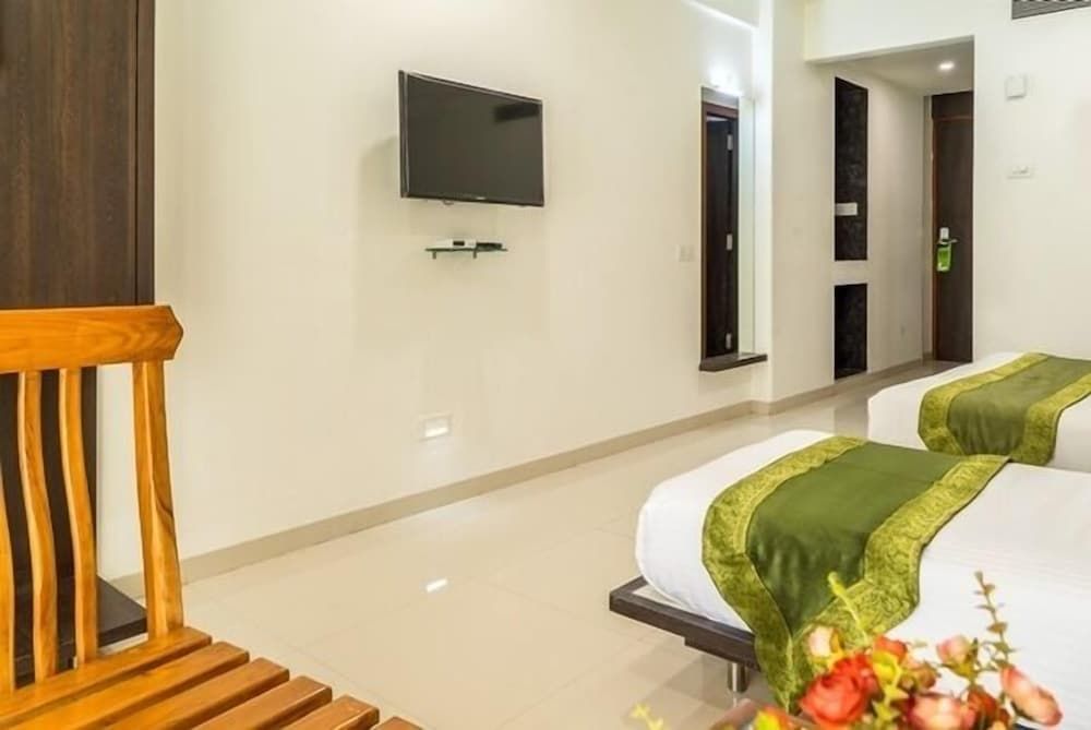 Pushpak Resort Executive room 8