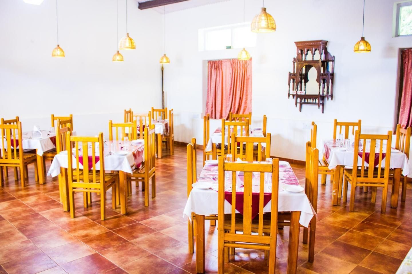 Food & Dining