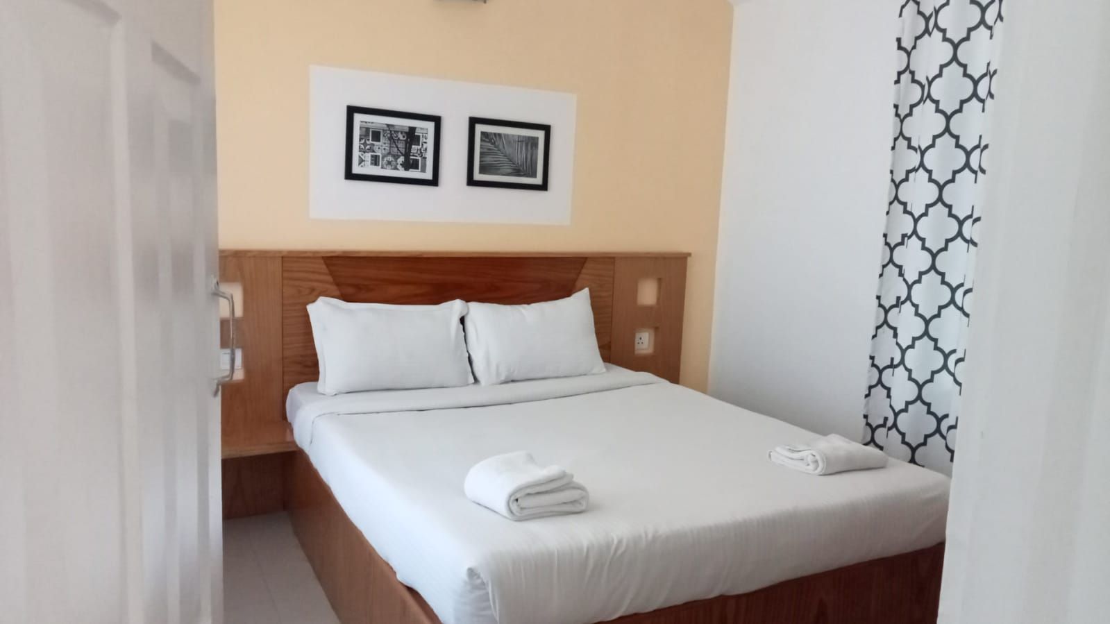 COASTAL GRAND  RESORT - OOTY Double Deluxe Cottage 4