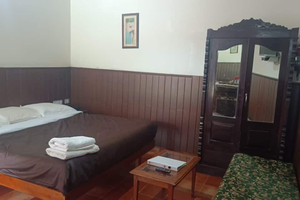 Kluney Manor Standard Room 3