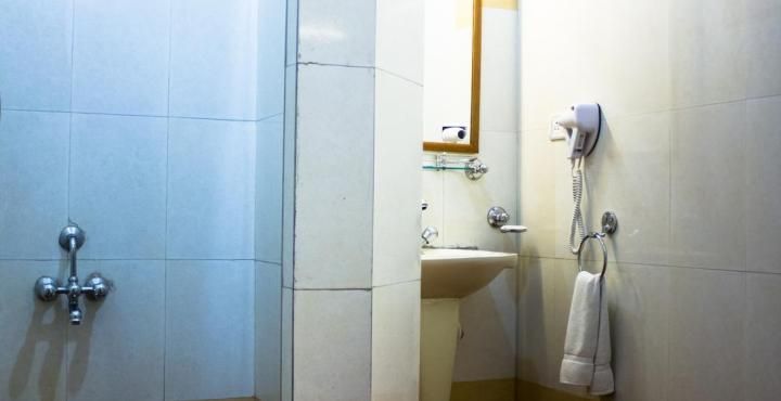 Kluney Manor Standard Room 4