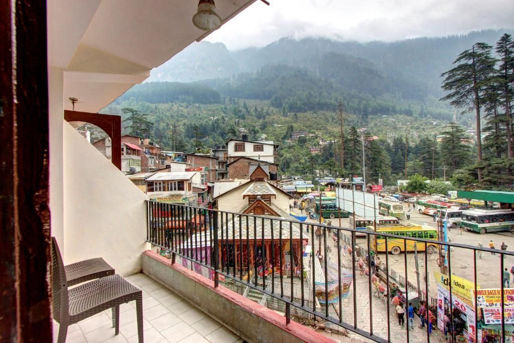 undefined Hotel Highway Inn 3