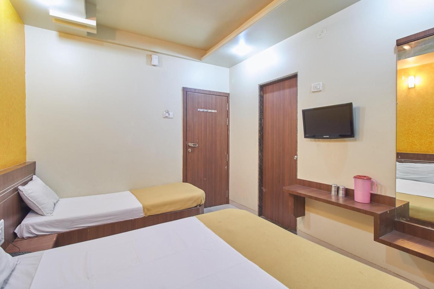 Deluxe Triple Bed AC