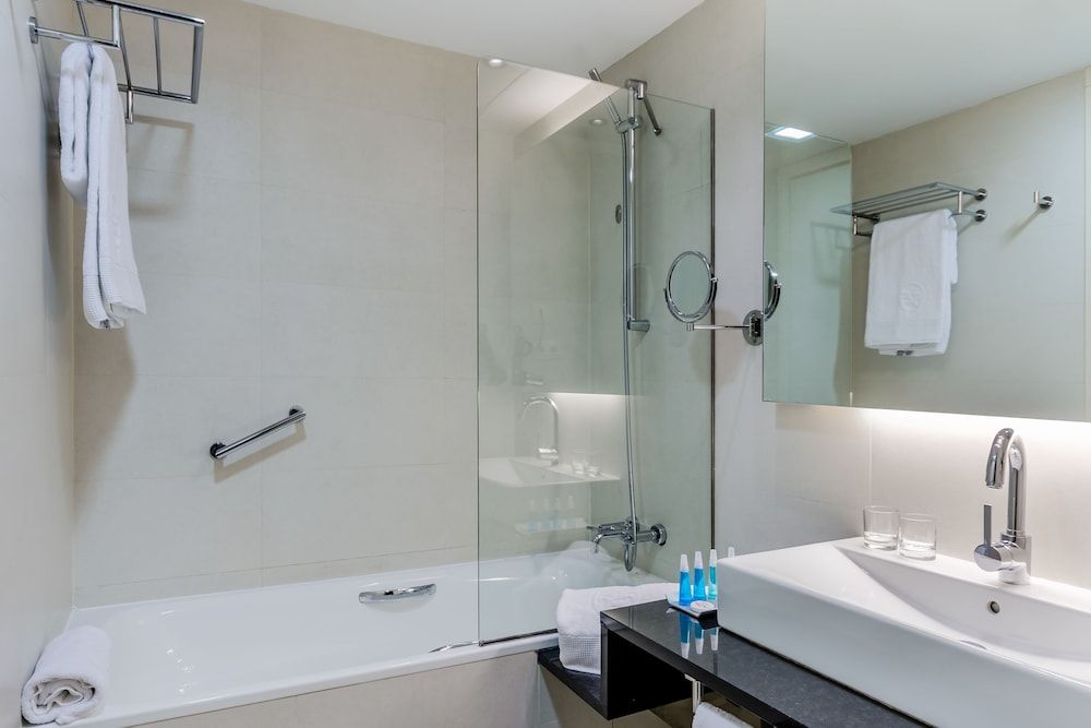 Hotel 525 Family Triple Room 7