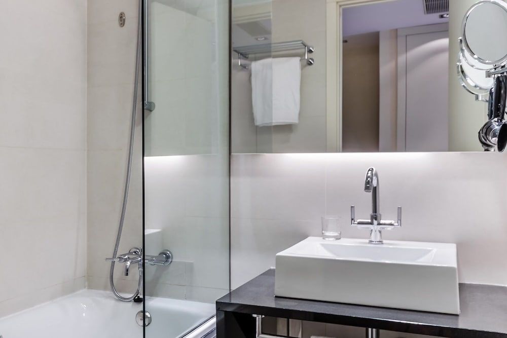 Hotel 525 Basic Double Room 3