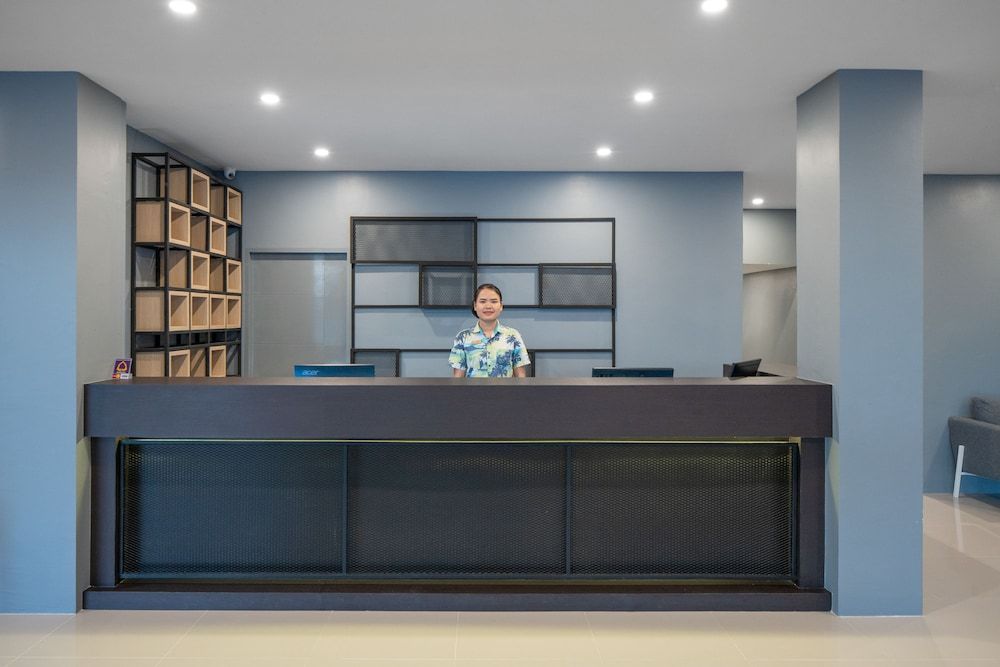 undefined Nora Lakeview Hotel 9