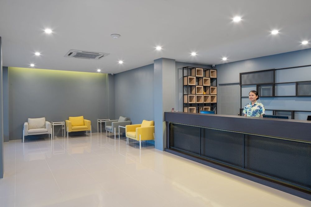 undefined Nora Lakeview Hotel 8