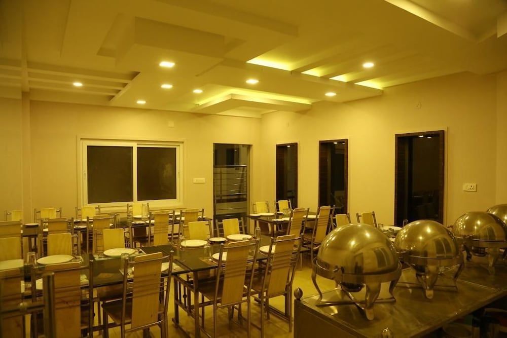 undefined Hotel Oriental Grand 10