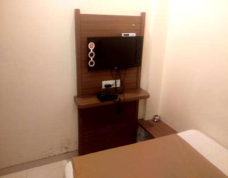 Hotel Sai Siddharth Double Bed Non Ac 2