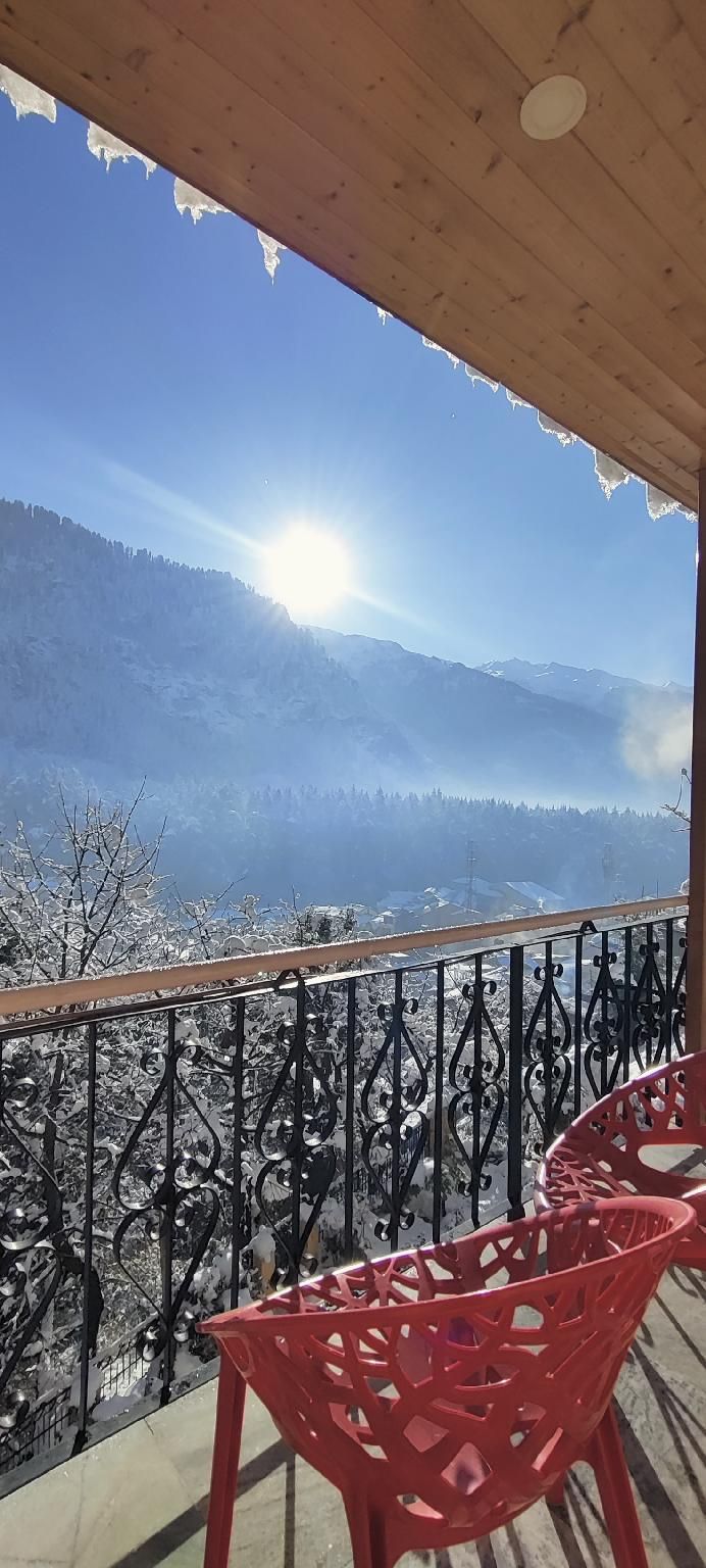 Super Deluxe Family Room