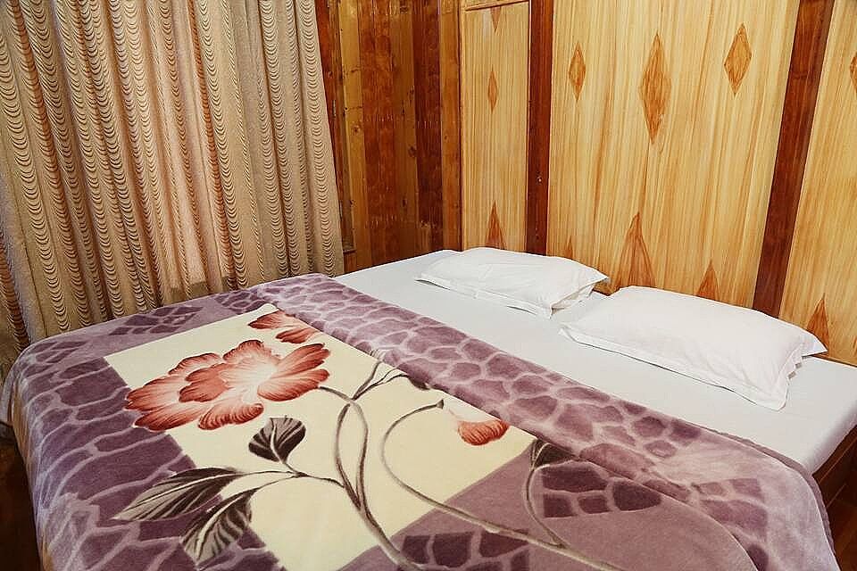 Deluxe Double Bedroom