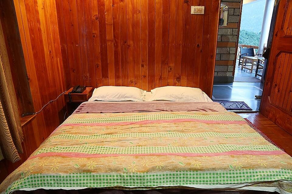 The Dragon Inn Standard Room 2