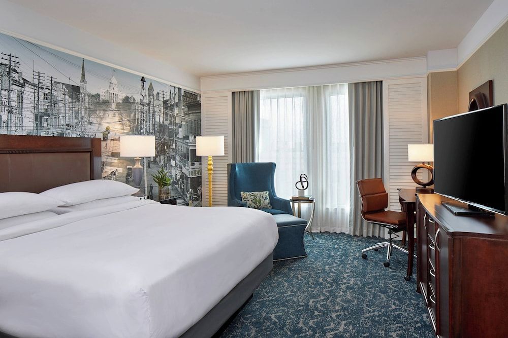 Club Room, 1 King Bed (Top Floor)