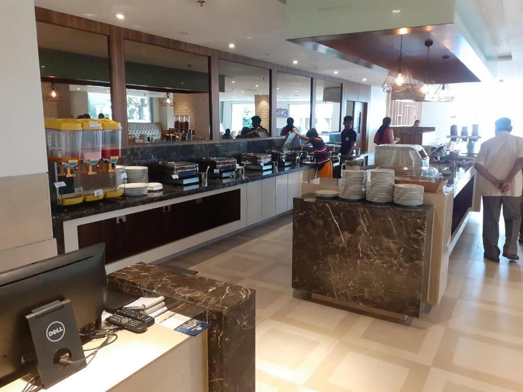 Food & Dining