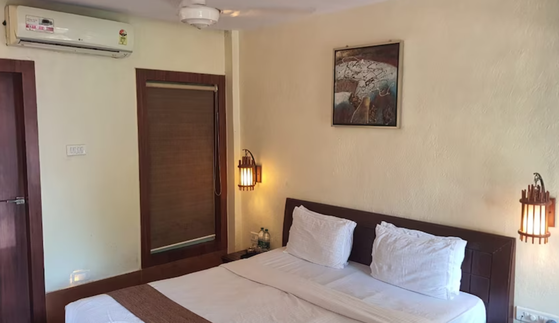 Tania President Deluxe Room 12
