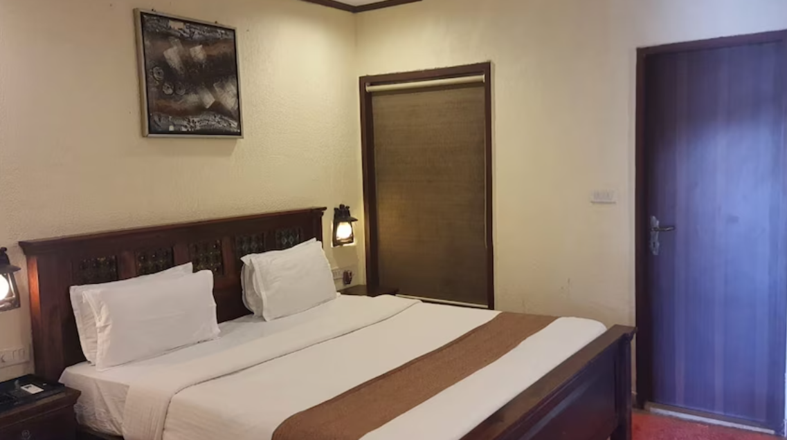 Tania President Deluxe Room 10