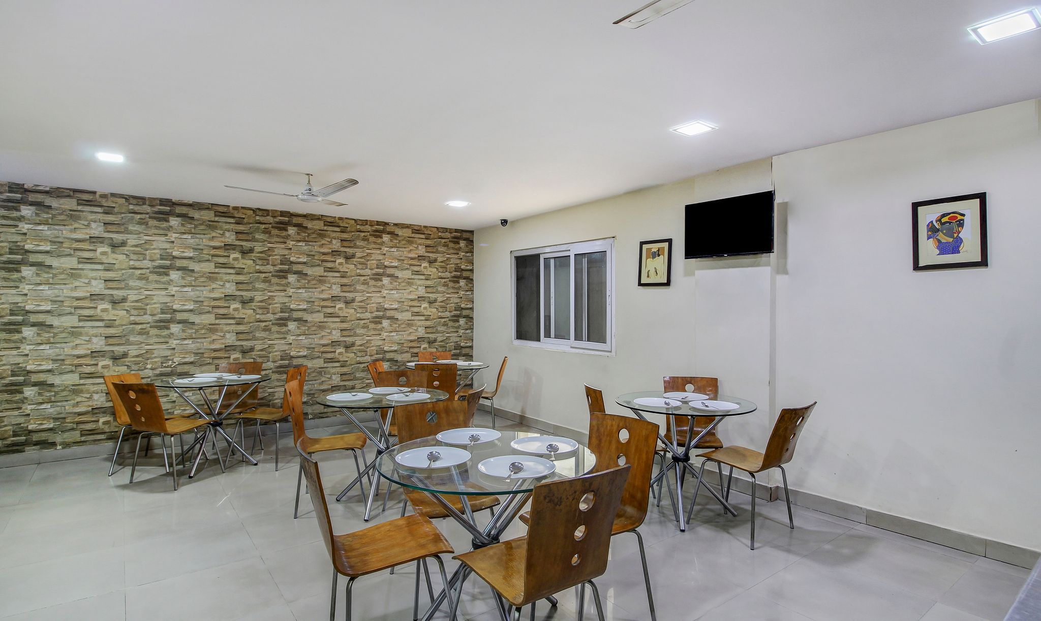Food & Dining