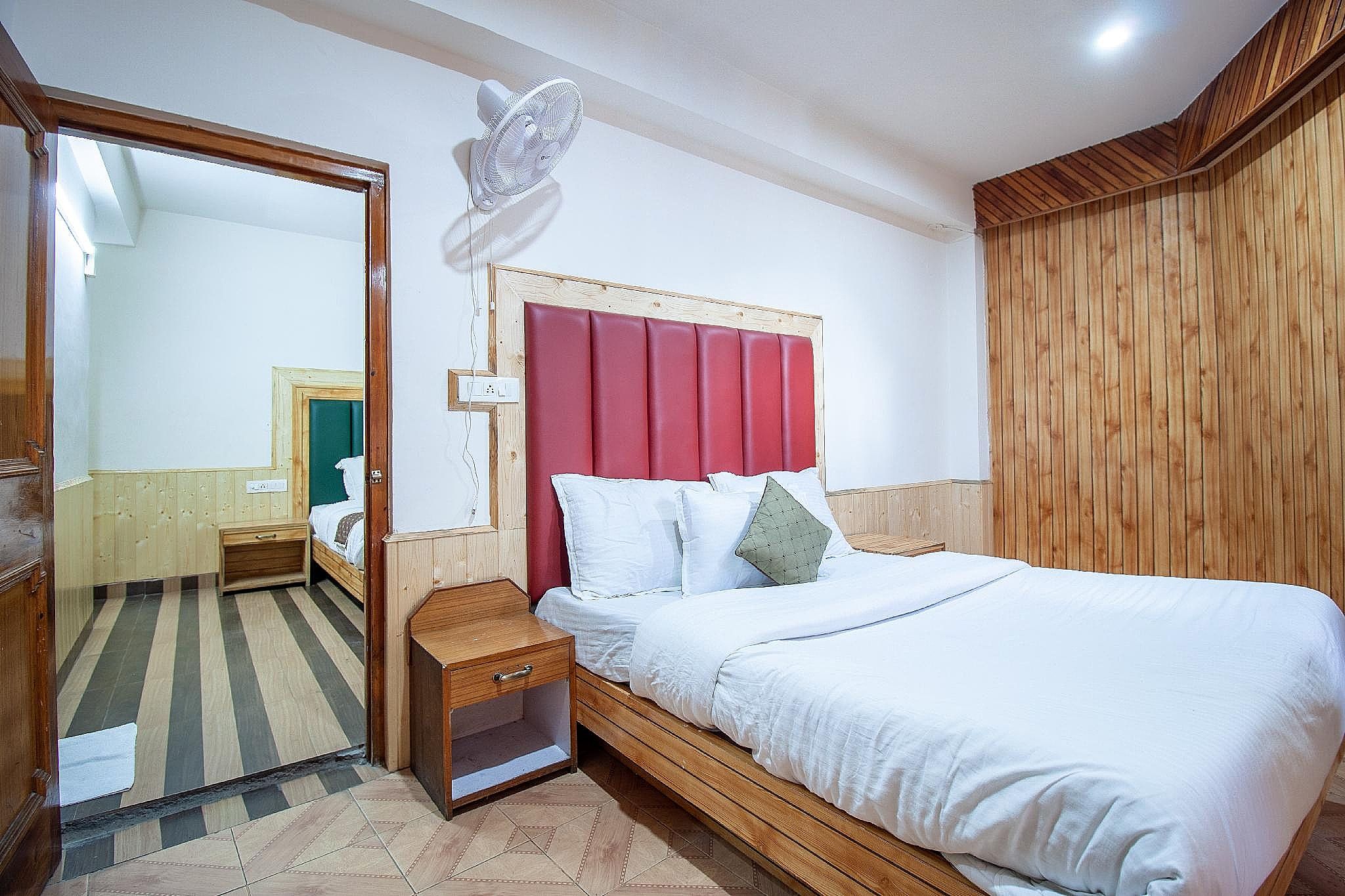 Hotel Rosewood - Near Mall Road