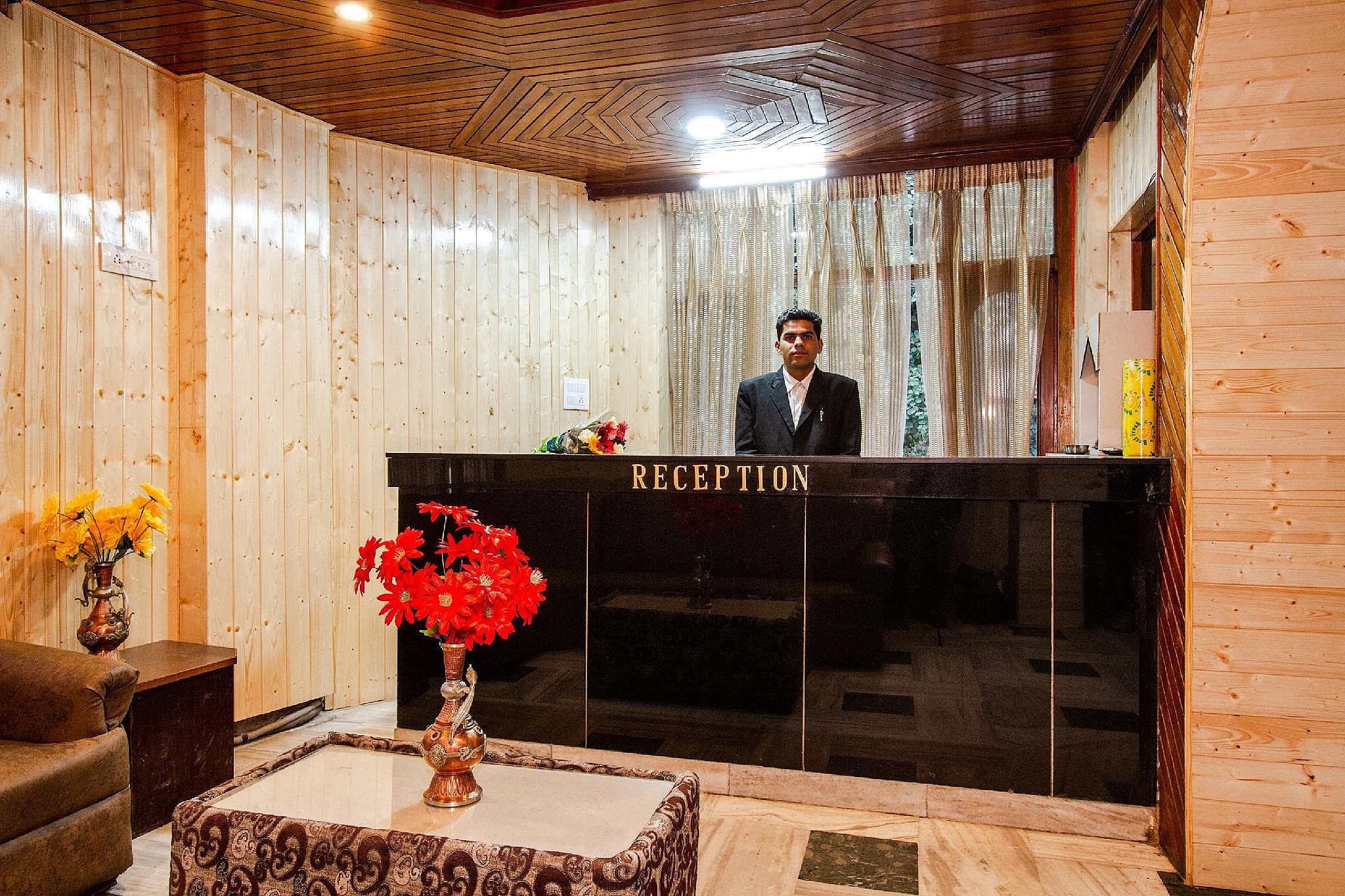 Hotel Rosewood - Near Mall Road