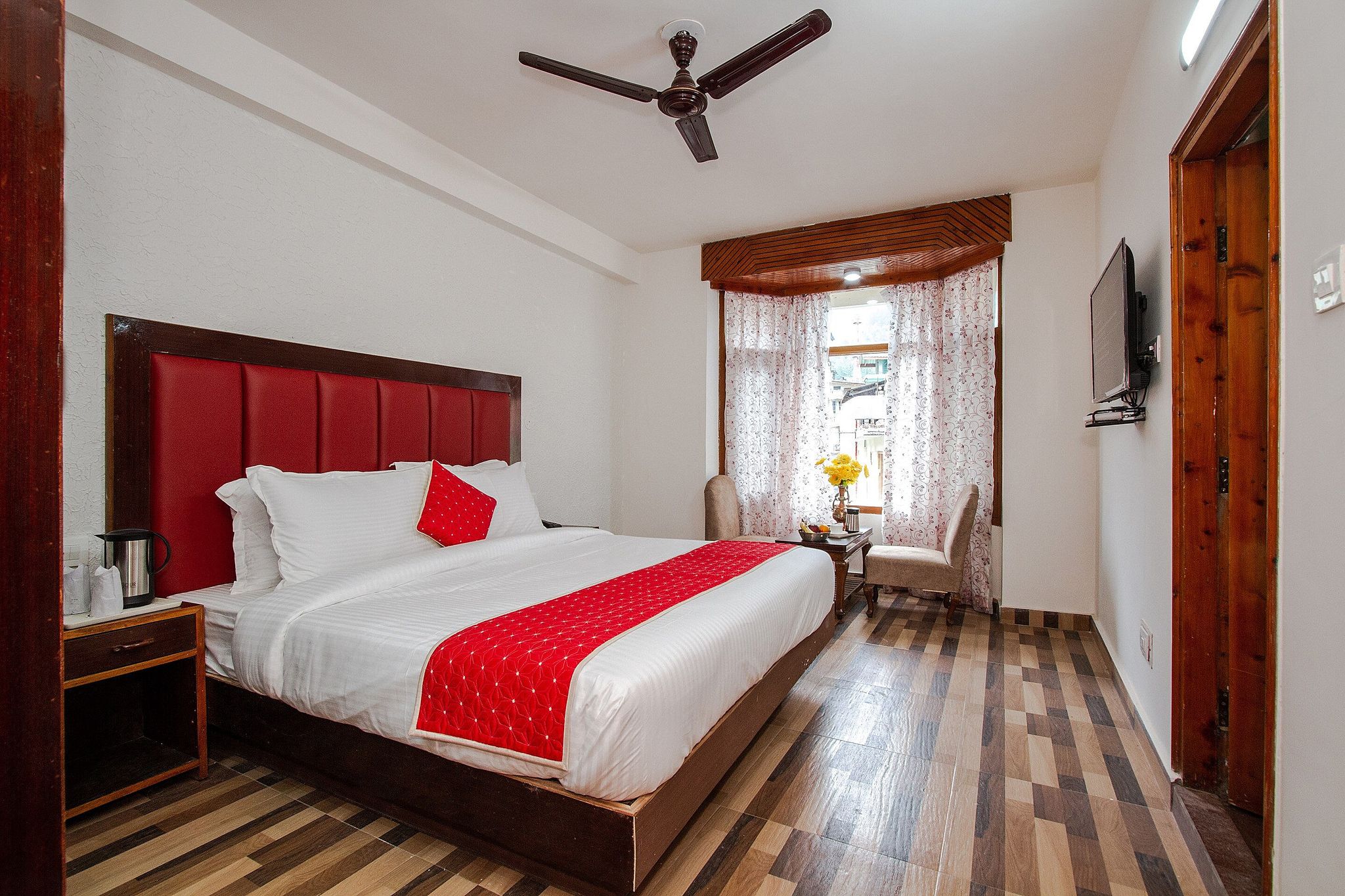 Hotel Rosewood - Near Mall Road