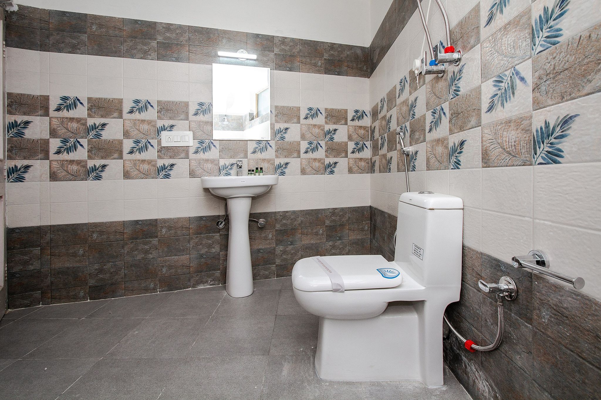 Hotel Rosewood - Near Mall Road