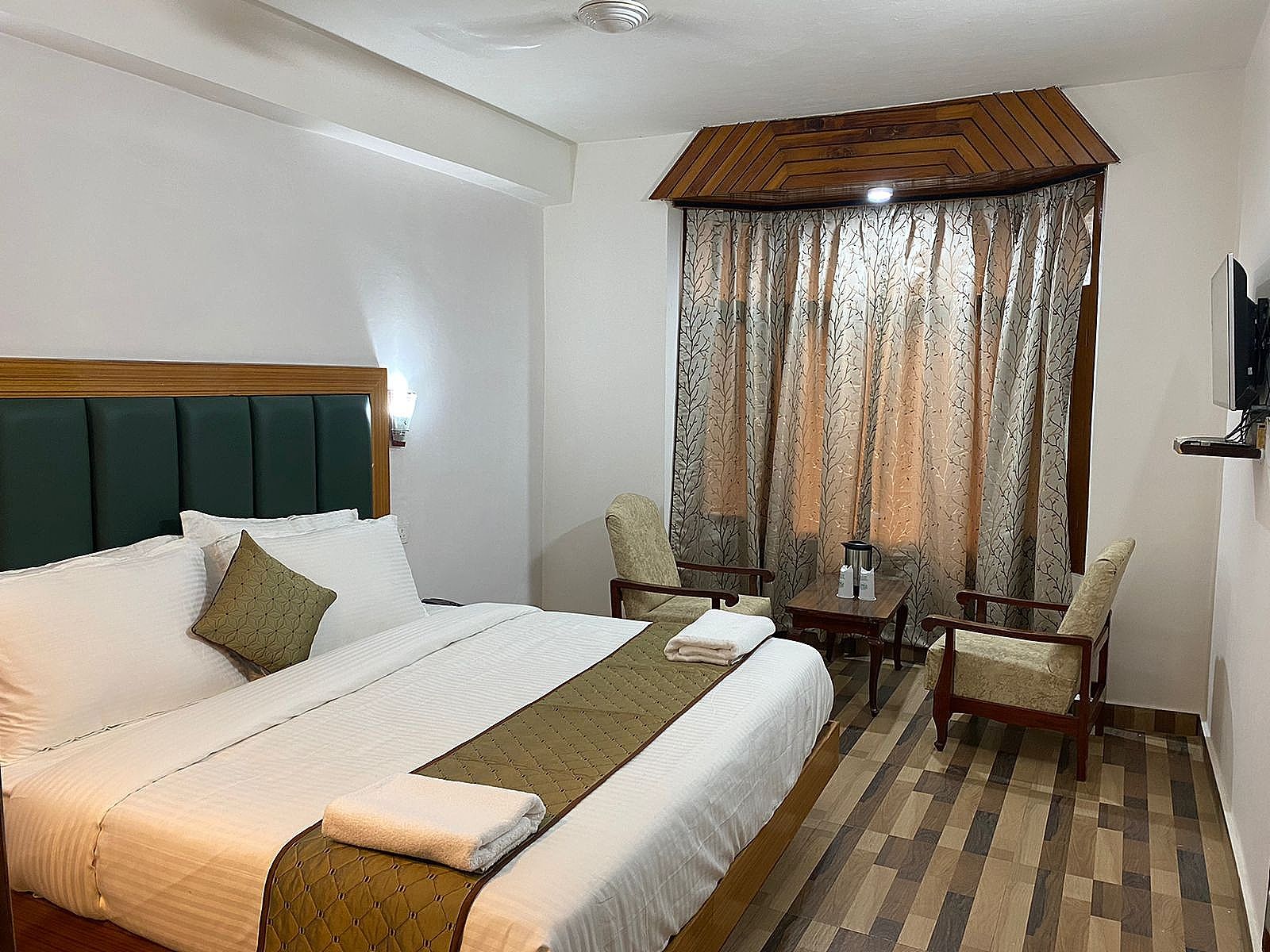 Hotel Rosewood - Near Mall Road