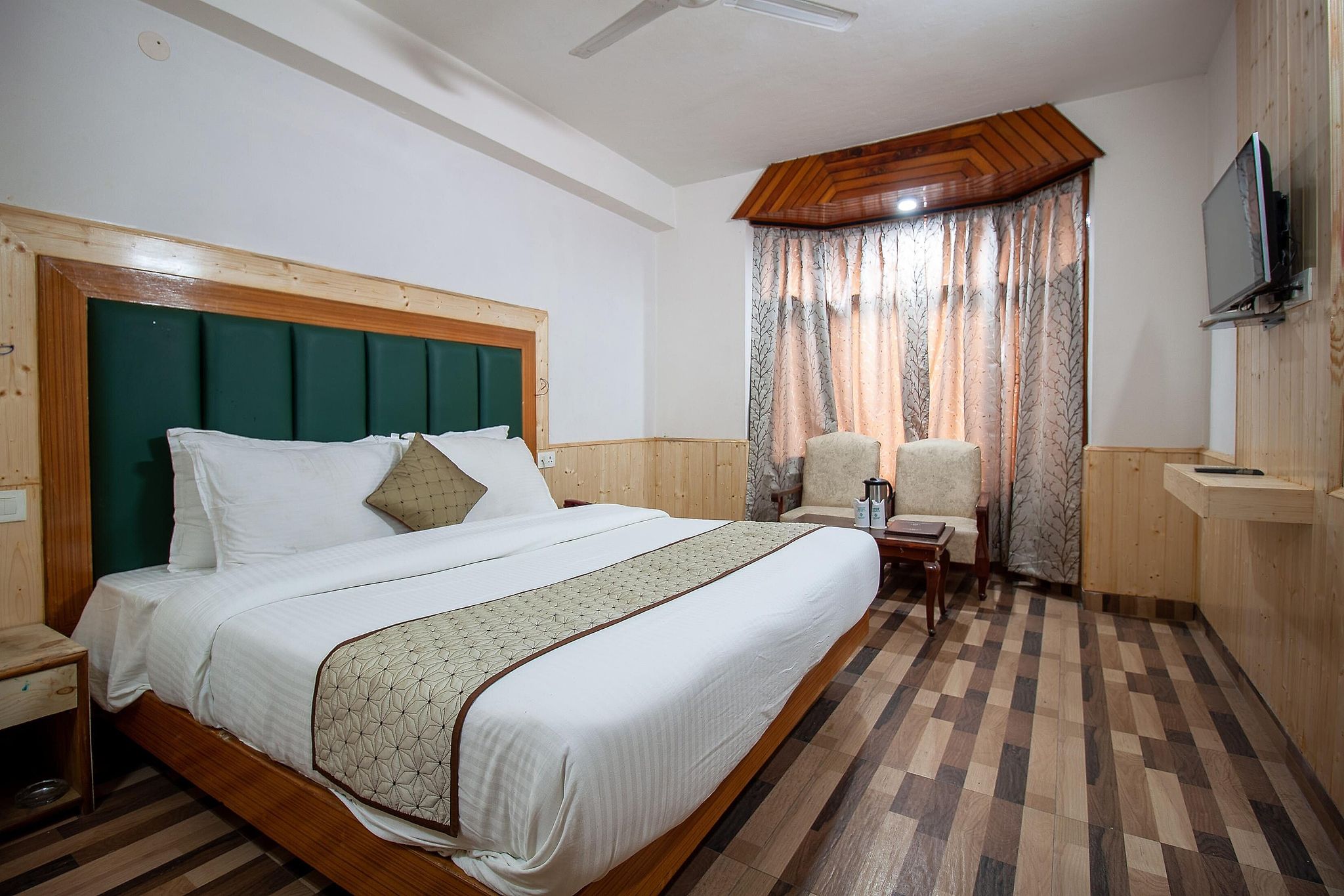 Hotel Rosewood - Near Mall Road
