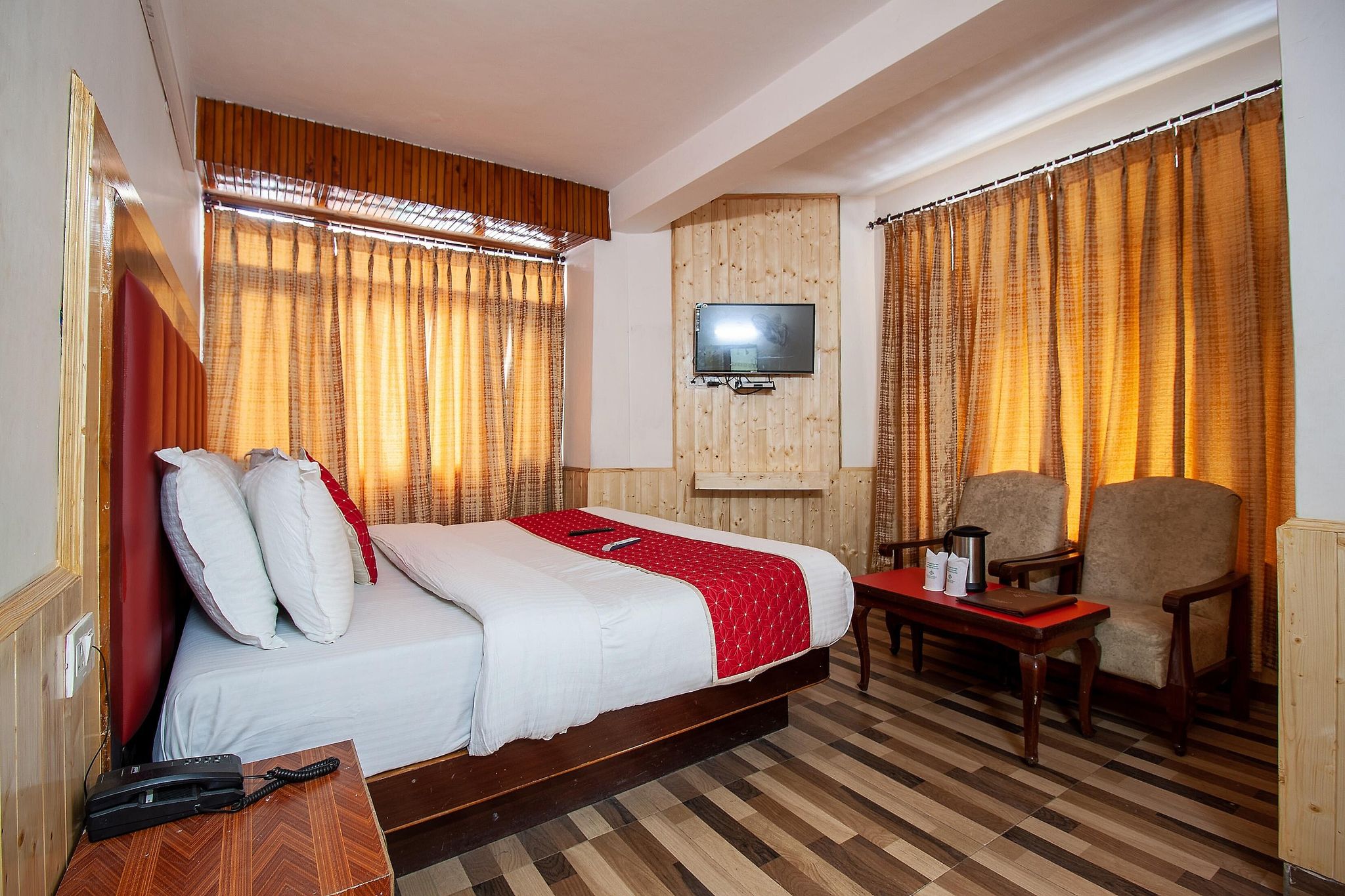 Hotel Rosewood - Near Mall Road