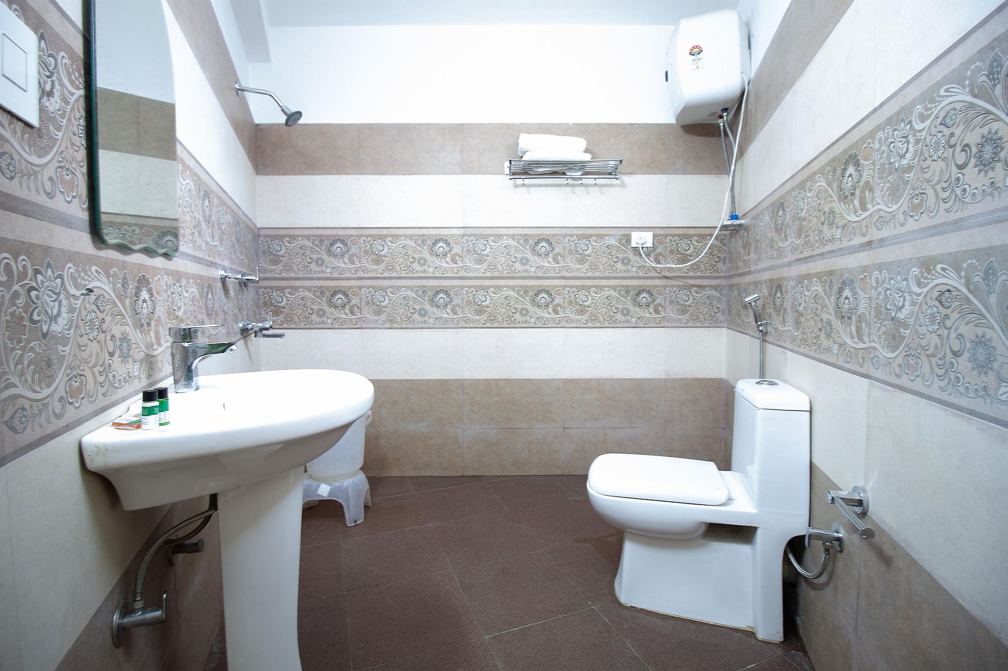 Hotel Rosewood - Near Mall Road