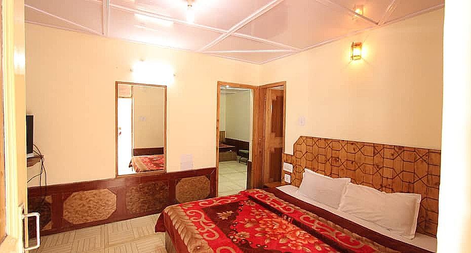 Hotel New Royal & Restaurant Suite Room 2