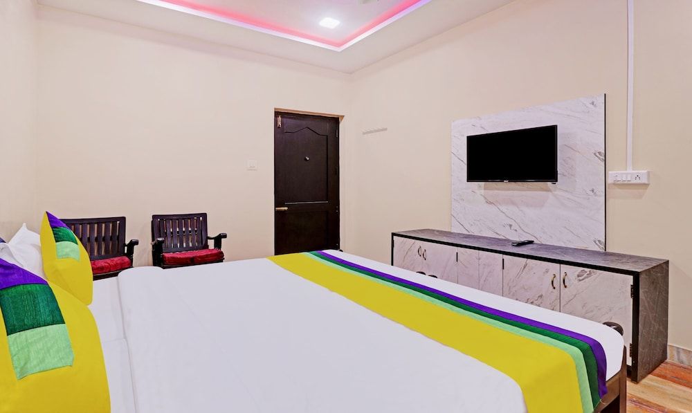 Itsy Hotels Hill Town, 500 Mtrs From Madikeri Fort Standard Double Room 6