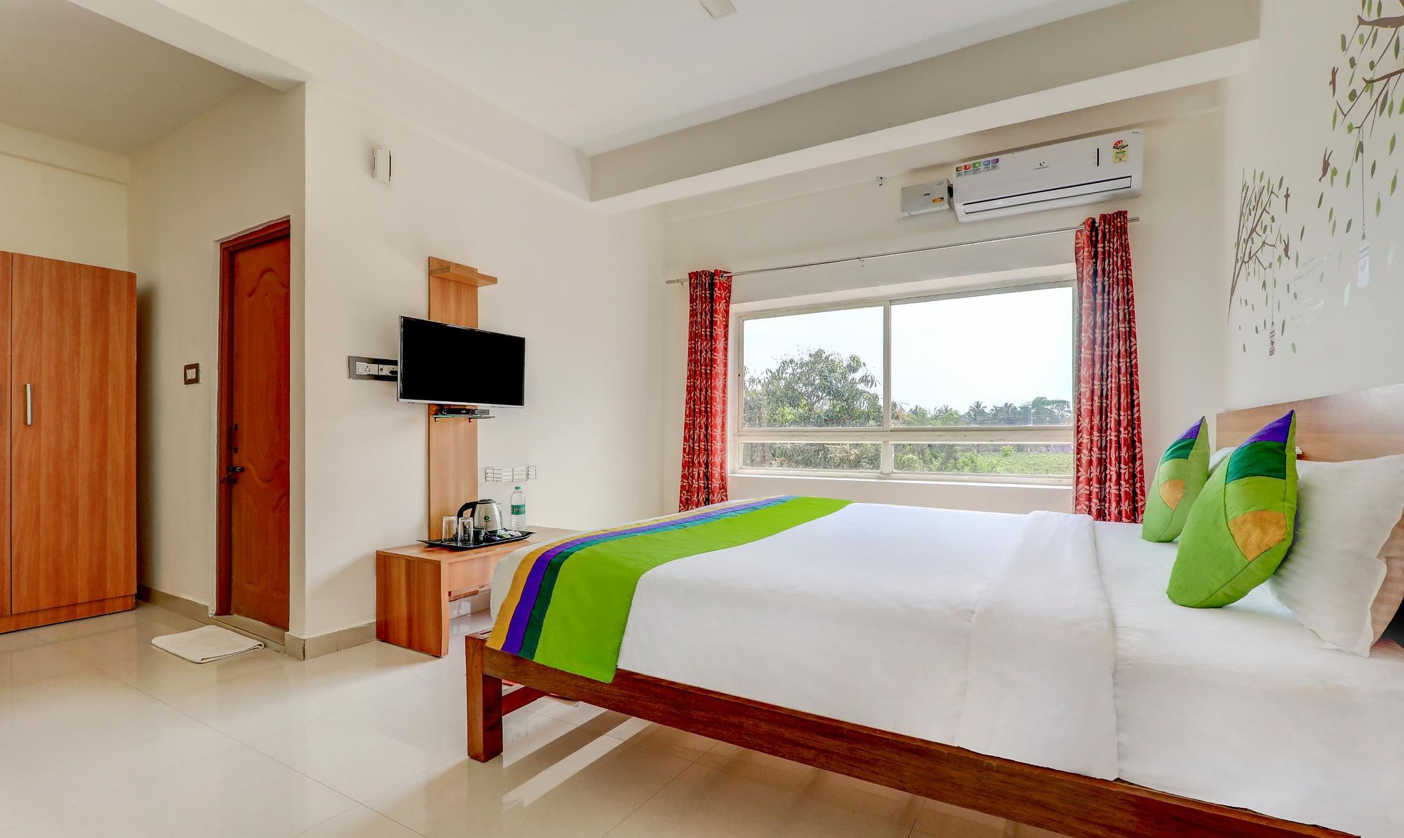 Treebo Atithi Comforts, 1 Km From Nisargadhama Forest Standard Double Room 4