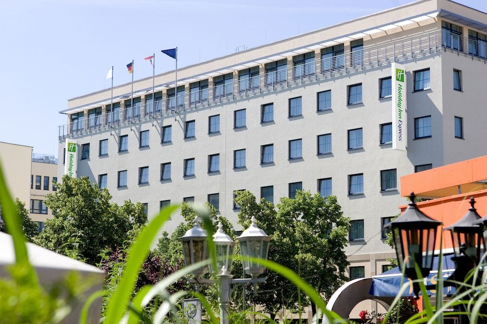 undefined Holiday Inn Express Berlin City Centre by IHG 8