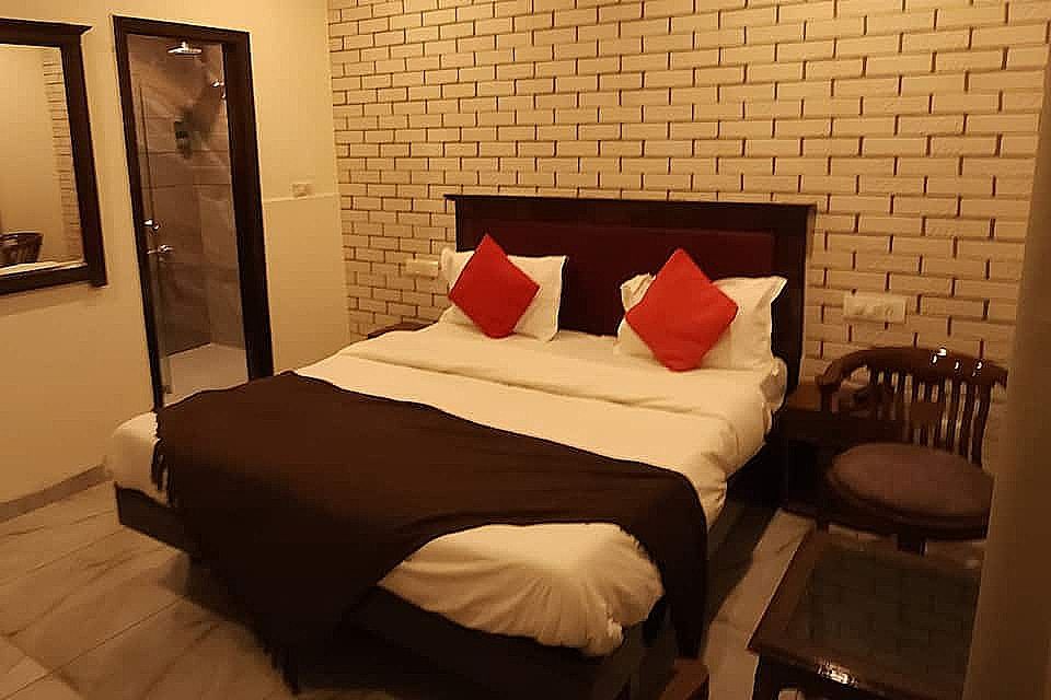 Economy Deluxe Room