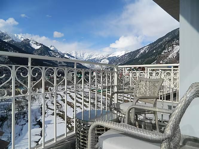 Luxury Valley View with Balcony