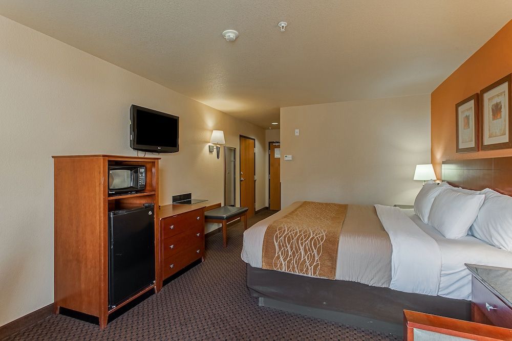 Hotel Ruidoso - Midtown Suite, 1 King Bed with Sofa bed, Non Smoking 3