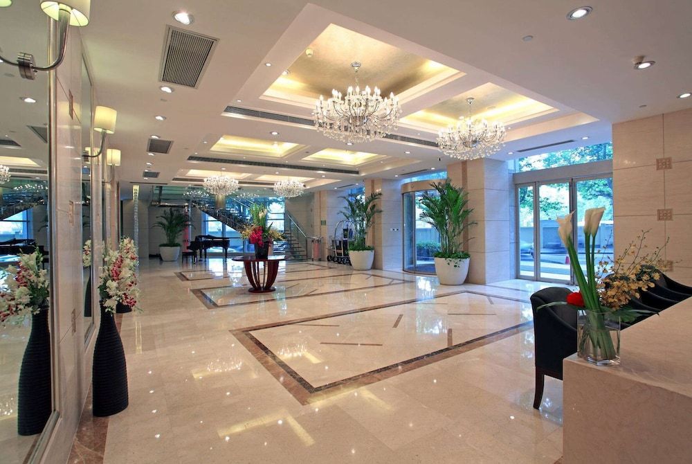 undefined Howard Johnson Huaihai Hotel Shanghai 4